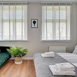 https://lion-apartments-81-775.gdanskhotel.org